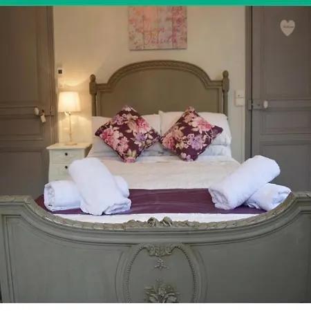 Le Petit Chateau Villa *