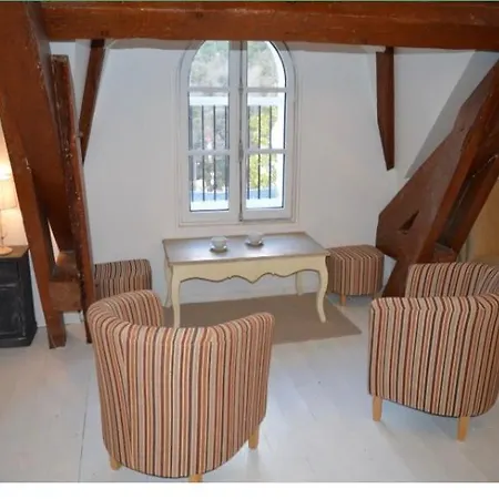 Le Petit Chateau Villa